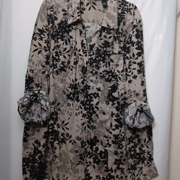 MAGGIE BARNES CONVERTIBLE SLEEVE FLORAL PRINT BUTTON DOWN SHIRT - Picture 13 of 15